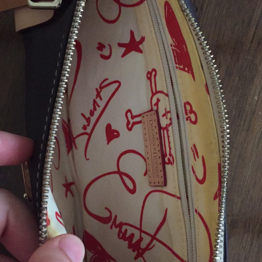 Dooney and Bourke brown purse - Picture 5 of 9